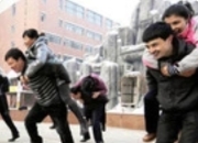 芬兰“背老婆世界锦标赛”：当爱情遇上荒诞竞技