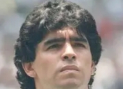 马拉多纳：绿茵场上的传奇