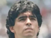 马拉多纳：绿茵场上的传奇