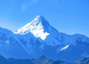 九寨沟：自然馈赠的“童话世界”