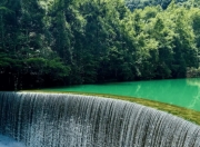 山地公园贵州：岩壁上的奇观