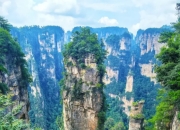 张家界：悬浮山峦间的时空褶皱