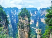 张家界：悬浮山峦间的时空褶皱