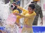 傣族“泼水节”：水的祝福，焕新城市邻里关系